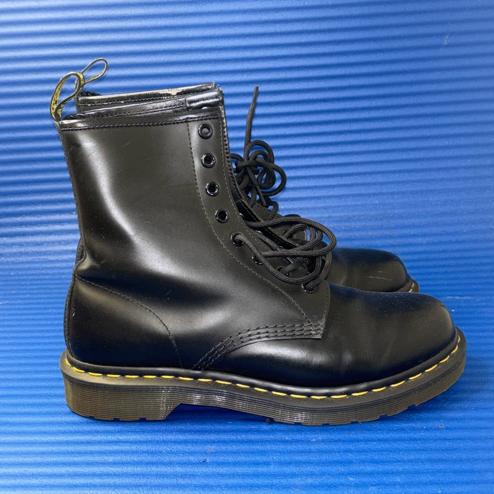 Size 9- Women’s Dr. Martens 1460 Smooth Leather Boots - Black The Original